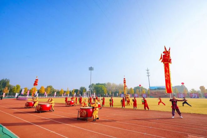 YY易游：秋风今又是飒爽运动场！2024平谷区全民健身运动会盛大开幕(图3)