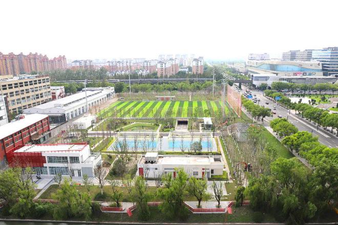 YY易游体育：大零号湾科创运动汇启幕2024年闵行区“全民健身与奥同行”足球赛激情开赛！(图4)