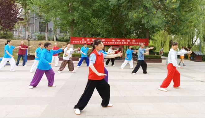 YY易游体育：泰安全民健身志愿服务绘就“幸福版图”(图2)