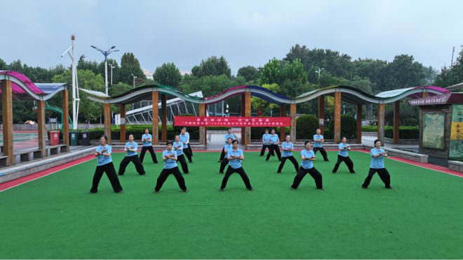 YY易游体育：泰安全民健身志愿服务绘就“幸福版图”(图3)