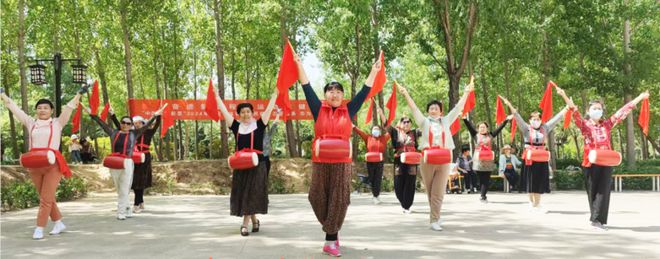 YY易游体育：泰安全民健身志愿服务绘就“幸福版图”(图4)
