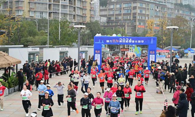 YY易游：“家门口”的健身点！简阳大力推进体育健身设施建设(图6)