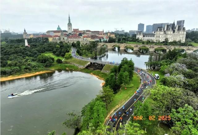 YY易游：2025年3月2日直击：四大马拉松同日开跑全民健身热潮席卷全国(图3)