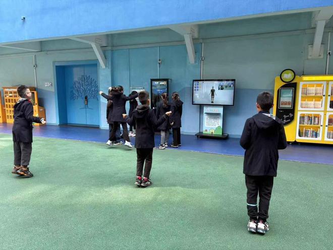 成都青羊：AI高科技产品引入校内课间15分钟更丰富多彩