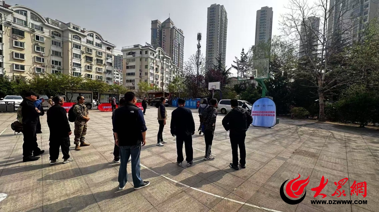 YY易游：创建运动健身模范市辽源路街道辽阳西路社区举办趣味运动会(图2)