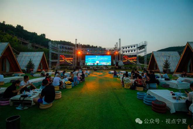 YY易游：2025年全国群众登山健身大会暨第十届宁夏吴忠牛首山登山徒步大会燃情开启！(图3)