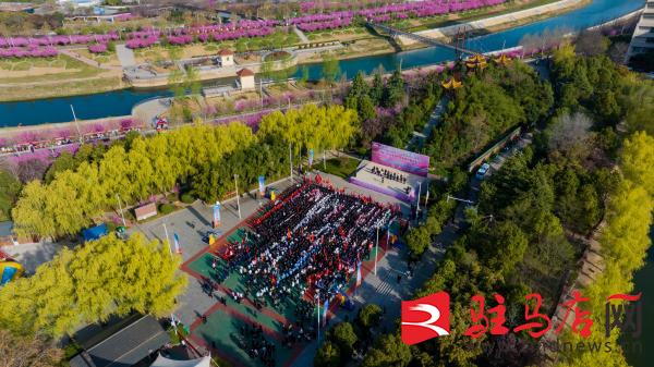 西平县举行2025年“移风易俗树新风全民健身享健康”万步有约全民健身健步走活动(图1)