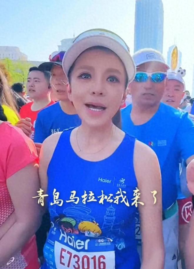 YY易游：央视主持人朱迅火了参加马拉松赛引发人们的关注和思考(图5)