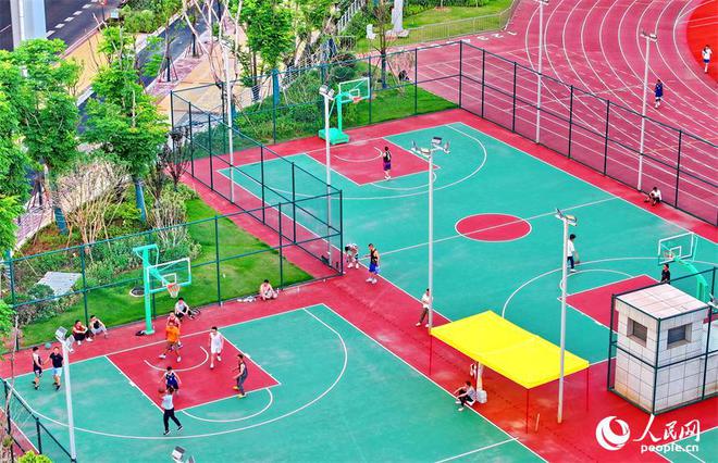 YY易游体育：江西赣州：全民健身中心成健身锻炼好去处(图4)