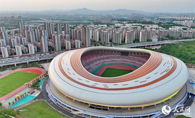 YY易游体育：江西赣州：全民健身中心成健身锻炼好去处(图1)