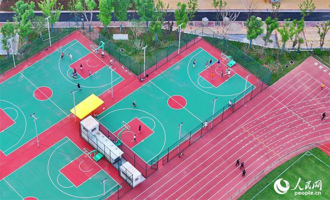 YY易游体育：江西赣州：全民健身中心成健身锻炼好去处(图5)