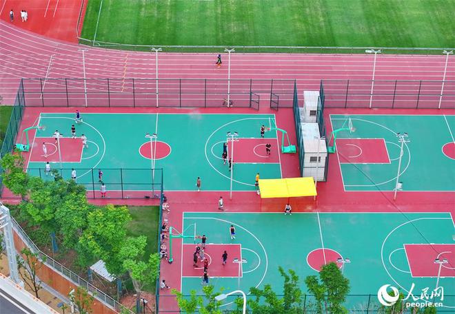YY易游体育：江西赣州：全民健身中心成健身锻炼好去处(图6)