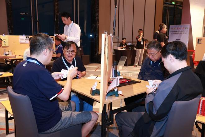 YY易游体育：两项桥牌顶级赛事沪上开赛！请外援、办展览智力运动也破圈(图2)