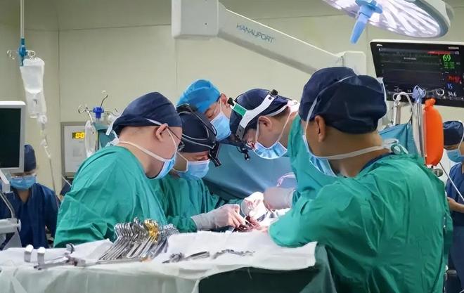 湘雅二医院主任唐浩去世！仅53岁24小时在医院曾放弃保送机会(图8)