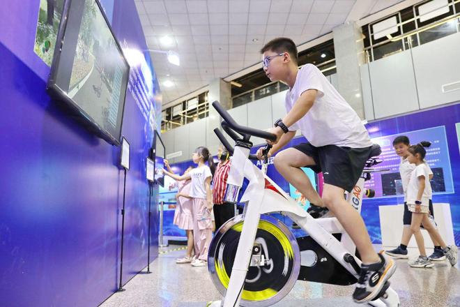 YY易游体育：“热搜”上的非凡“十四五”｜消费潜力持续释放体育产业高质量发展稳健向前