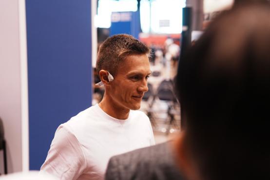 2025芝加哥马拉松开跑韶音连续两届成为耳机合作伙伴(图3)