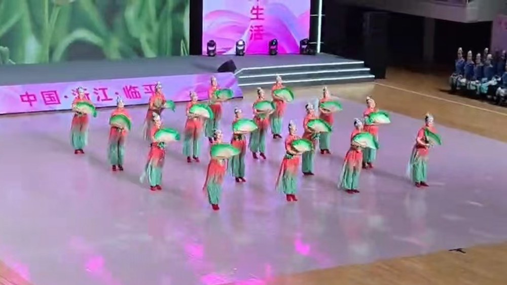 非遗花鼓灯闪耀全国阜阳广场舞国赛获奖(图2)