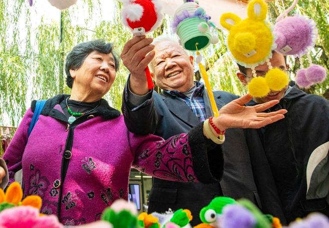 老年人“买买买”有哪些新趋势？(图2)