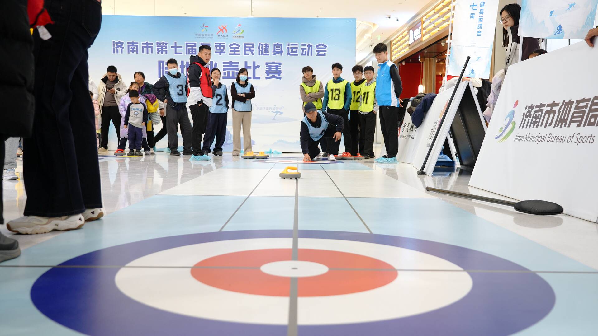 体育赛事进商圈青春力量绽锋芒丨槐荫区青少年代表队斩获市冬季全民健身运动会陆地冰壶冠军(图4)