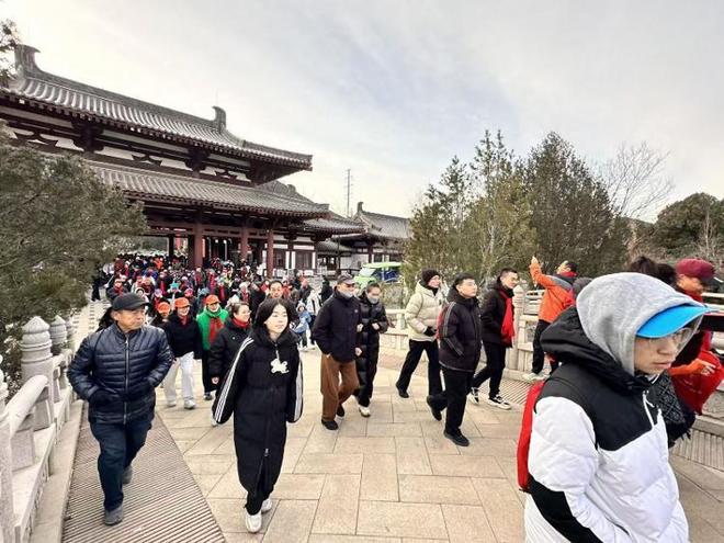 2026年新年登高健身大会在千佛山举办(图3)