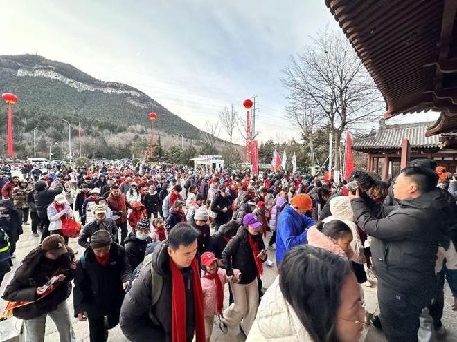 2026年新年登高健身大会在千佛山举办(图4)