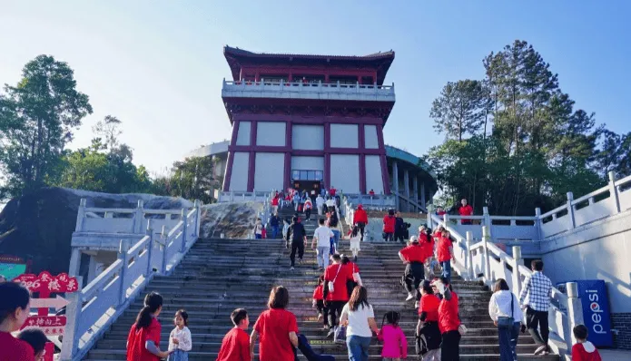 登高迎新展风貌全民健身聚活力！儋州举办2026年全民健身新年登高活动(图3)