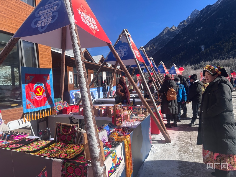 四川第八届全民健身冰雪季启幕：冰雪热潮全域联动预计带动超600万人次参与(图4)