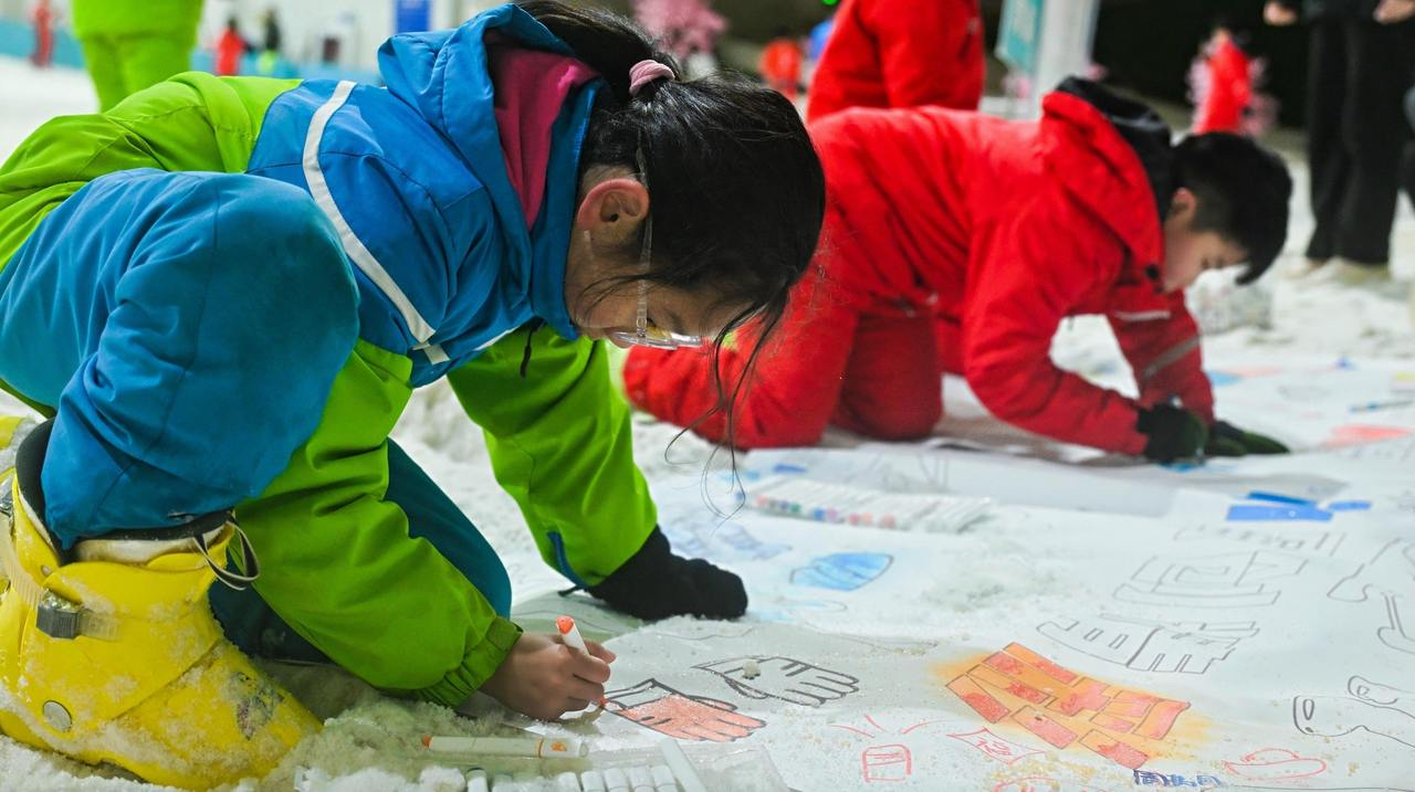 YY易游：2026浙江省全民健身冰雪运动嘉年华文成站启幕(图3)