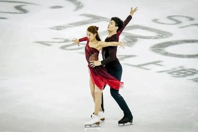 陈芋汐、诸韵颖助力全民冰雪热第十二届全国大众冰雪季上海分会场启动(图10)