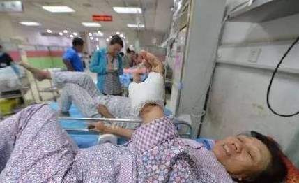 YY易游体育：去西班牙国王栈道需签生死状;凭中国驾照可在密歇根州开车丨趣报道(图11)