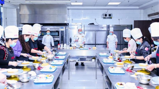 YY易游体育：陕西：11场活动赋能3500余名女职工成长(图4)