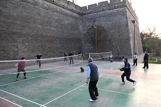 YY易游：场地更近赛事更火指导更准——数读2025全民健身高质量发展(图1)