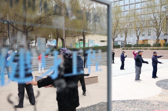 YY易游：场地更近赛事更火指导更准——数读2025全民健身高质量发展--健康·生活--人民网(图2)