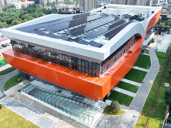 中国能建葛洲坝建设公司承建的武汉汉江湾全民健身中心正式交付运营(图2)