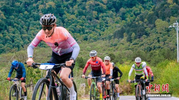 YY易游体育：西藏波密易贡乡举办户外三项赛探索“体育+文旅+生态”融合发展新路径(图1)