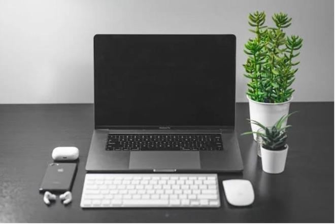 YY易游：盘点苹果50周年三件改变世界的科技产品(图3)